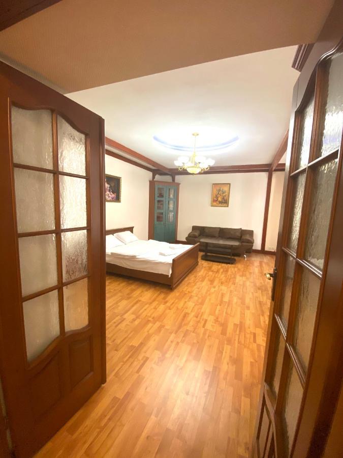 Apartment подобово в центрі на вулиці проспект свободи 7 Lviv