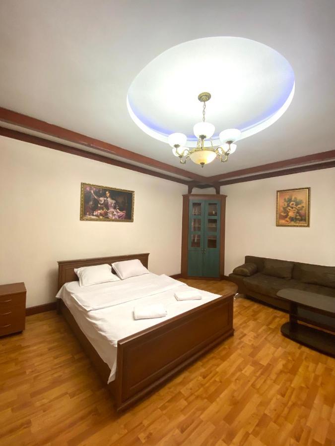 подобово в центрі на вулиці проспект свободи 7 Lviv