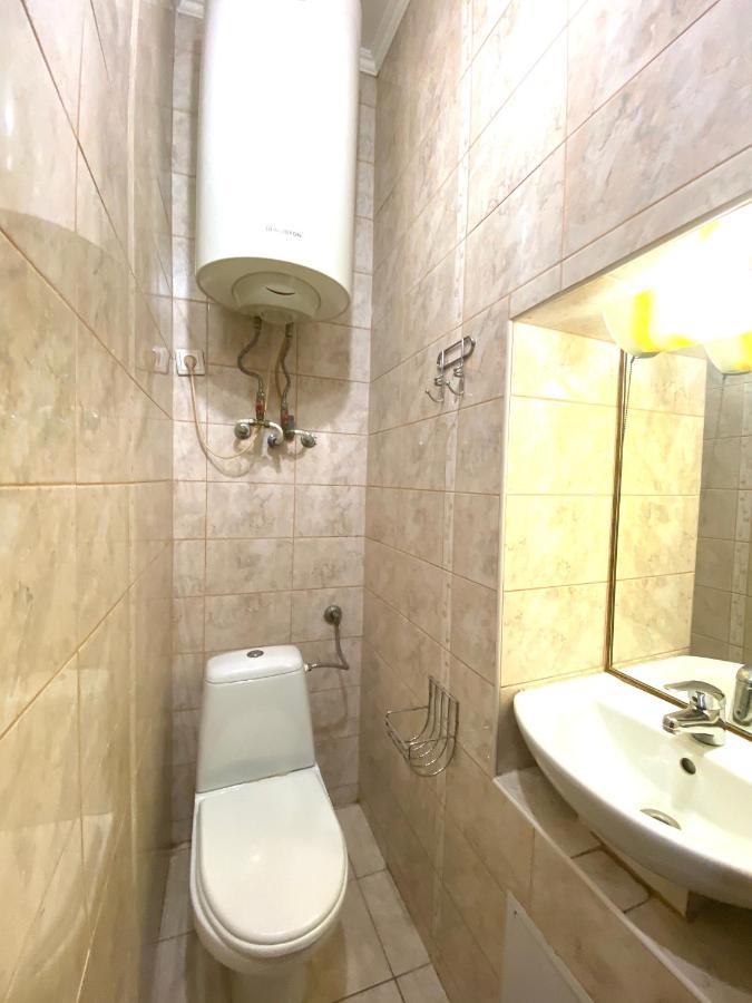 подобово в центрі на вулиці проспект свободи 7 Apartment *